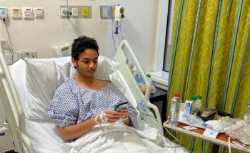 بعد اجرائه عملية جراحية .. طالب يؤدي اختباره عن بُعد في أحد المستشفيات في عسير