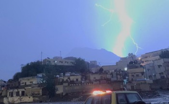 مدني جازان : يحذر من التقلبات والظواهر الجوية المصاحبة ويهيب بإتباع ارشادات السلامة ويحذر بعدم المجازفة والبقاء في بطون الاودية او قطع مياه السيول