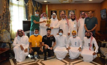 بالصور.. محافظ محايل يستقبل رئيس وأعضاء ولاعبي نادي الشهيد