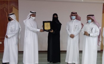 تكريم رائدة الأعمال التطوعية الإعلامية ” خديجة السيد ” بمناسبة يوم ” التطوع السعودي والعالمي “