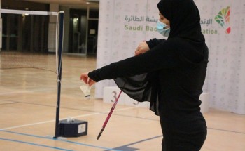 نادي الرياض يستضيف لاعبات الريشة الطائرة