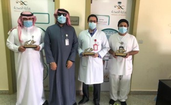 مدير صحي زلوم يكرم المميزين من العاملين بالمركز