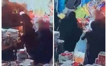 بـ”سرعة بديهة” .. شاهد: مواطن ينقذ أشخاص من حريق داخل متجر في عرعر