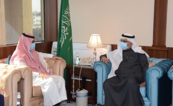 أمانة الشرقية وهيئة الهلال الأحمر بالشرقية يبحثان أوجه التعاون المشترك