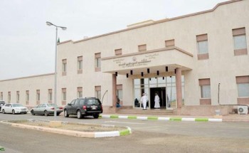 فريق طبي سعودي بمستشفى العيدابي العام يجرى أول عملية إصلاح فتق إربي بالمنظار