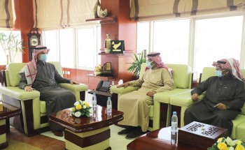 رئيس جامعة الجوف يلتقي مدير جمعية الثقافة والفنون بالمنطقة