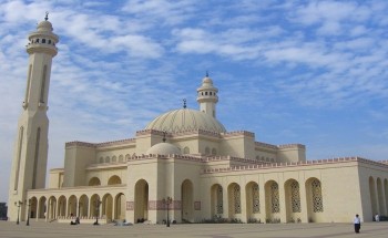 تعليق إقامة الصلوات في المساجد بـ”البحرين” لمنع انتشار فيروس كورونا