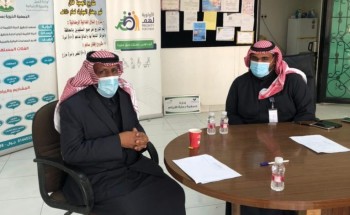 تراحم تبوك توزع شرائح بيانات على أبناء وبنات مستفيديها بمحافظة حقل