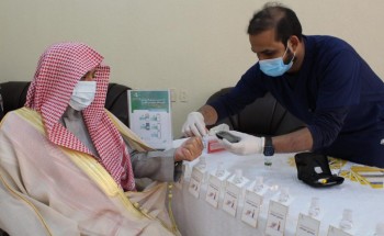 مستشفى القيصومة يقيم حملة توعوية ووقائية في مركز القيصومة