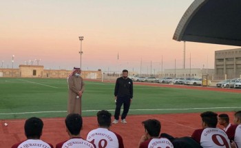 إدارة نادي القريات تصرف مكافآت تأهل الى دور 16 لفئة الشباب