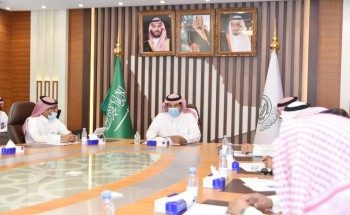 وكيل إمارة جازان يجتمع بوفد إمارة المدينة المنورة للاطلاع على نظام الطاقة الشمسية البديلة بالإمارة ..