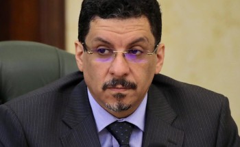 الحكومة اليمنية تعرب عن أملها بعودة الحوثيين إلى جادة الصواب والذهاب إلى مفاوضات الحل الشامل