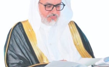 معالي رئيس جامعة الحدود الشمالية يهنئي أمير منطقة الحدود الشمالية في تمديد خدمة سموه لإمارة المنطقة لأربع سنوات .