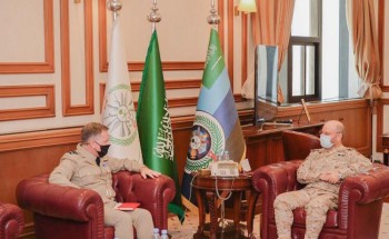 رئيس هيئة الأركان العامة يستقبل كبير مستشاري الدفاع البريطاني لمنطقة الشرق الأوسط وشمال إفريقيا