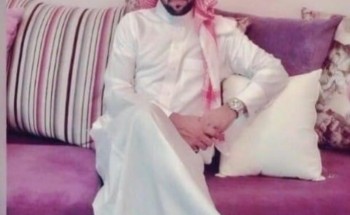 الأستاذ عيسى بن يحيى عقيبي يتلقى شهادة شكر و تقدير من قائد متوسطة وثانوية الفطيحة