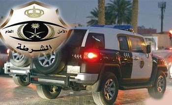 شرطة منطقة مكة المكرمة : الجهات الأمنية تقبض على مقيم ومخالفَين لنظام أمن الحدود من الجنسية اليمنية لسرقتهم محتويات مستودعين بجدة