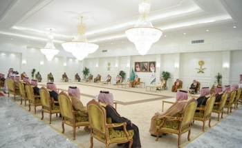 سمو الأمير فيصل بن خالد بن سلطان يستقبل مديري الجهات الحكومية المدنية والعسكرية بالمنطقة