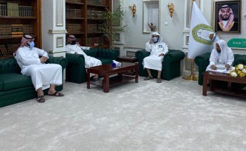 العنزي يجتمع بموظفي إدارة الموارد البشرية بالحدود الشمالية