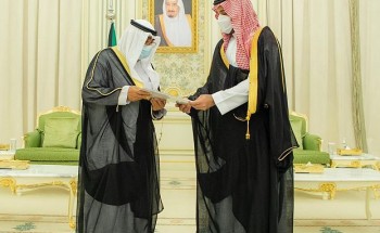ولي العهد يتسلم رسالة خطية لخادم الحرمين من أميرالكويت ويعقد اجتماعاً مع سمو ولي العهد الكويتي