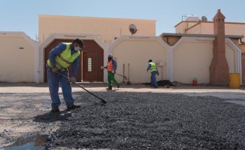 أمانة الجوف تنهي صيانة 24 ألف متر مربع من طرق وشوارع مدينة سكاكا