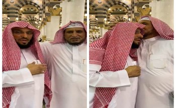 من داخل المسجد النبوي .. بالفيديو: لقاء أخوي بين الشيخ عبدالله بن مرشد الشويلعي الرشيدي والشيخ عائض القرني
