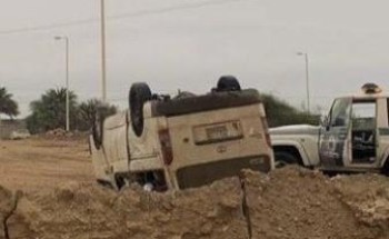 صور .. اعصار يتسبب في انقلاب مركبة بجزيرة فرسان