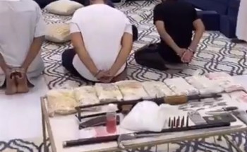 بالفيديو: لحظة ضبط 3 مواطنين تورطوا في الترويج للمواد المخدرة داخل استراحة بجدة