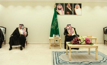 أمير تبوك يلتقي أهالي ومديري الإدارات الحكومية بمحافظة ضباء