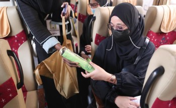 بالصور ..وزارة الشؤون الإسلامية تباشر تنفيذ مبادرة ظل ووقاية 2 بتوزيع أكثر من 5 آلاف مظلة شمسية على ضيوف الرحمن في مراكز الاستقبال الحجاج بمداخل مكة