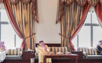 أمير منطقة تبوك يلتقي بأهالي محافظة الوجه