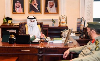 أمير تبوك يستقبل مدير جوازات المنطقة
