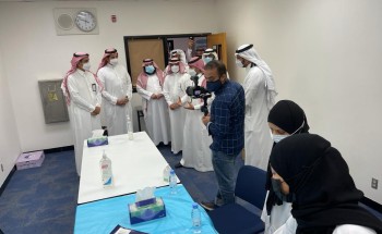 مدير تعليم الشرقية يدشن مركز اللقاح ضد فايروس كورونا بمجمع الأمير سعود بن نايف التعليمي بالدمام