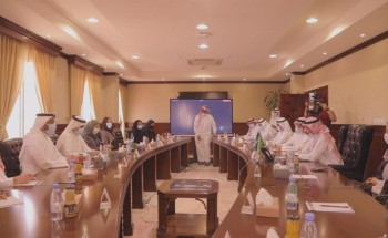 معالي رئيس جامعة حائل يعقد اجتماعاً مع الرئيس التنفيذي لهيئة التراث، بحضور وكلاء الجامعة.