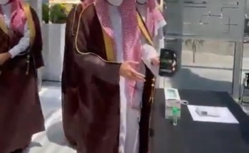 بالفيديو: موظف استقبال يطلب من أمير الجوف إبراز حالته في تطبيق توكلنا .. شاهد: رد فعل الأمير!