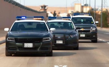 القبض على (5) مواطِنين تحرّشوا بفتيات في مركبة بأحد الطرق العامة في مكة