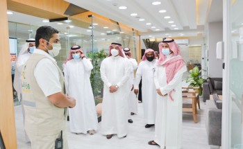 محافظ الحرث يطلع على جهود المركز الإقليمي للقيادة والتحكم بصحة جازان