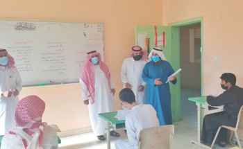 مشرف الإدارة المدرسية بمكتب التعليم بالريث يتفقد سير العملية التعليمية بمجمع آل مشحنة