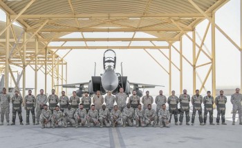 شاهد: لحظة وصول القوات الجوية المشاركة في تمرين مركز الحرب الجوي الصاروخي إلى قاعدة الظفرة الإماراتية