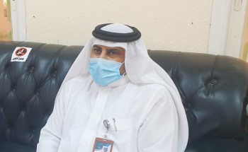 مشرف العلوم الإدارية بمكتب التعليم بالريث يزور مجمع آل مشحنة التعليمي