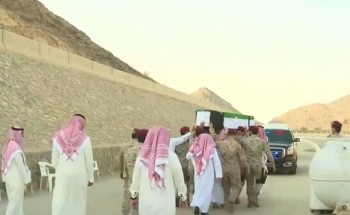 كان أسيراً لدى الجيش العراقي قبل 30 عاماً في حرب عاصفة الصحراء .. وصول رفات الشهيد الضابط عبد الله سالم القرني ودفنه في مقبرة شهداء الحرم