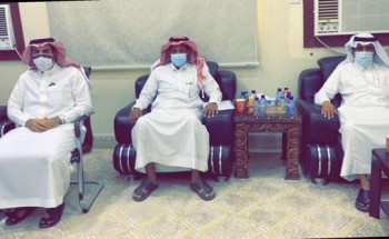 القنون يجتمع  بأعضاء لجنة السياحة بمحافظة الحائط