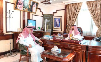 محافظ الوجه يلتقي مدير تعليم تبوك