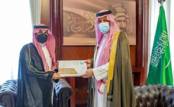 سمو أمير ‏حائل ‏يتسلم التقرير السنوي لإنجاز إدارة الأحوال ‏المدنية ‏بالمنطقة ‏