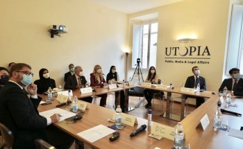 الدكتور الربيعة يعقد حلقة نقاش مع نخبة من أعضاء البرلمان الإيطالي في روما