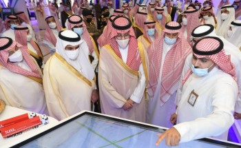 سمو نائب أمير الشرقية يطلع على الخريطة التفاعلية للحركة المرورية بجناح أمانة الشرقية المشارك في المنتدى اللوجستي 2021
