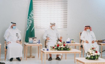 محافظ بـيـش يتفقد مركز الحقو والقرى التابعة له ويطلع على منتزه شهدان الوطني .