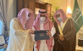 مدير عام فرع الرئاسة العامة لهيئة الأمر بالمعروف في المنطقة الشرقية في زيارة لمحافظ رأس تنورة لتفعيل حملة ” مكارم الأخلاق “