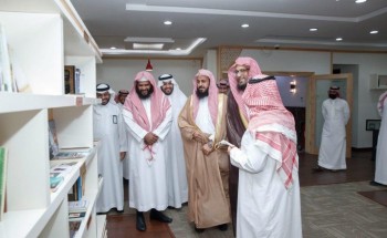 مدير عام هيئة الأمر بالمعروف بالرياض يزور مركز الحرب الفكرية
