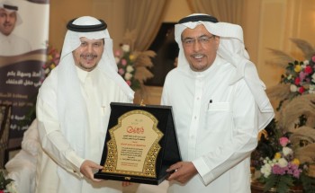 تقديرا وعرفانا بجهودهم ..  احتفاء رئيس مجلس أمناء مؤسسة عبدالمنعم الراشد الإنسانية برئيس غرفة الأحساء السابق عبداللطيف بن محمد العرفج ورئيسها الحالي عبدالعزيز بن صالح
