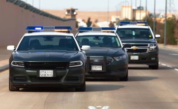 القبض على مخالفين لنظام أمن الحدود لحيازتهما مادة القات المخدر، ومواطن مكّنهما من استخدام مركبته بجازان